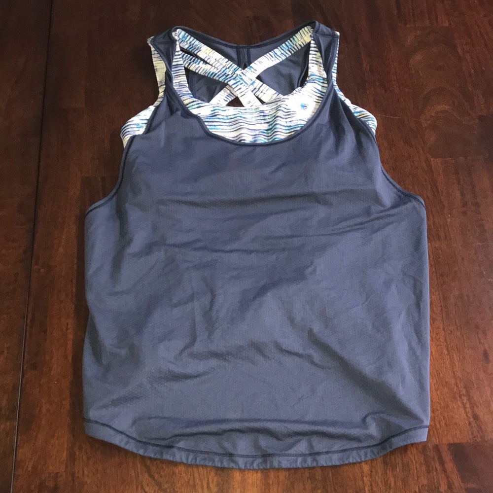 Lululemon women’s tank with bra size 8